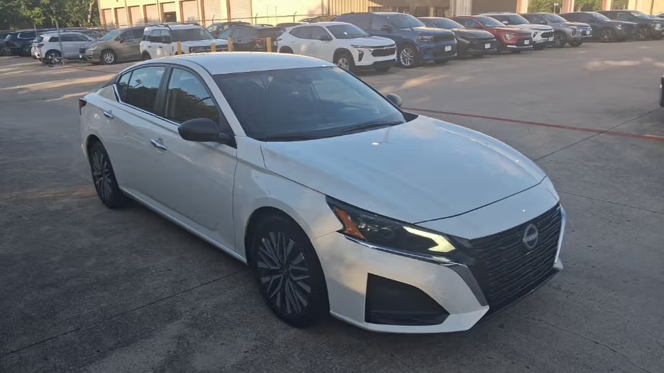2025 Nissan Altima